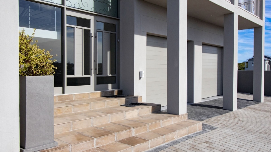 6 Bedroom Property for Sale in Kleinbaai Western Cape